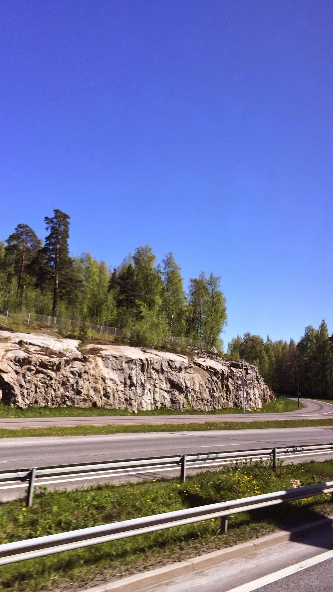フィンランドは岩盤の上に | 2014フィンランド旅#001